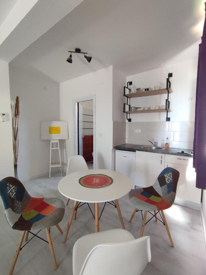 Oleander Apartment In Pakostane Exterior photo